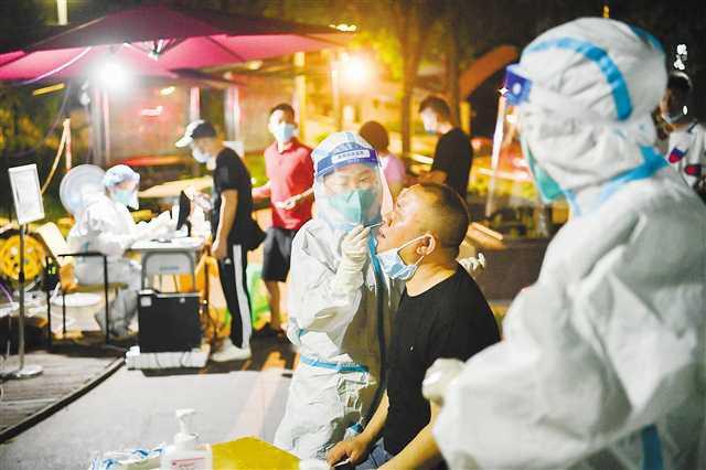 新冠疫情最早重点区的回顾与反思，疫情起源与应对策略的探讨